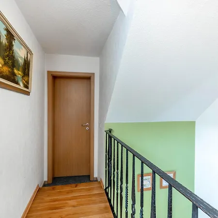 Hacke Apartman *